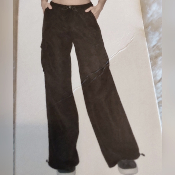 🌺 NWOT H&M Divided Wide Leg Jogger Pants - Picture 1 of 11